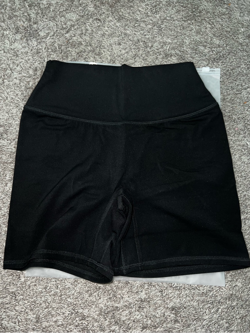 Comfrt Women’s High-Rise Black Bike Shorts 5” Small